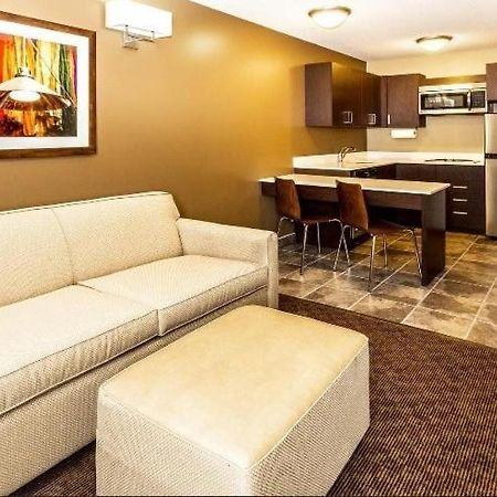 Microtel Inn & Suites By Wyndham Whitecourt Kültér fotó