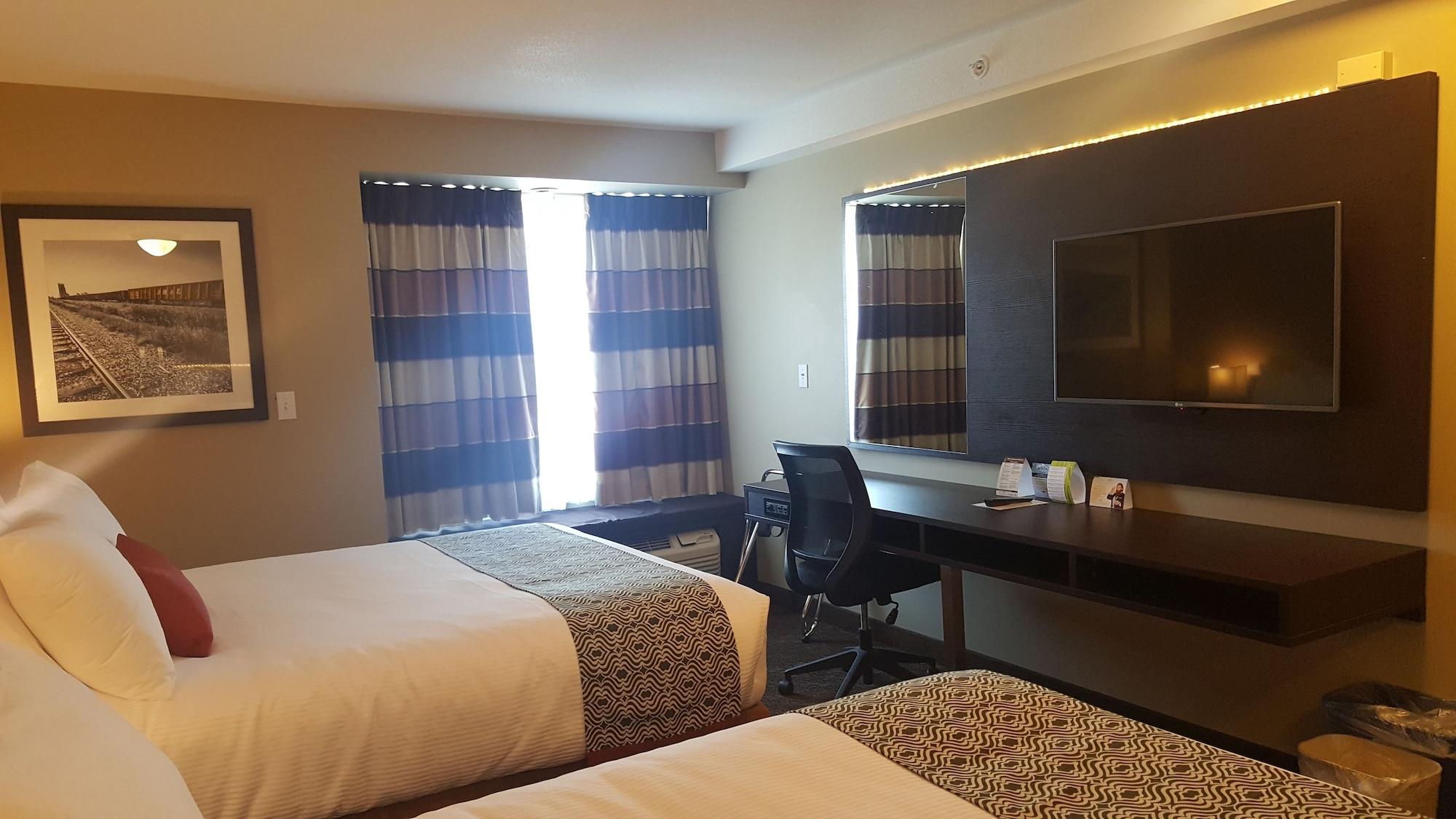 Microtel Inn & Suites By Wyndham Whitecourt Kültér fotó