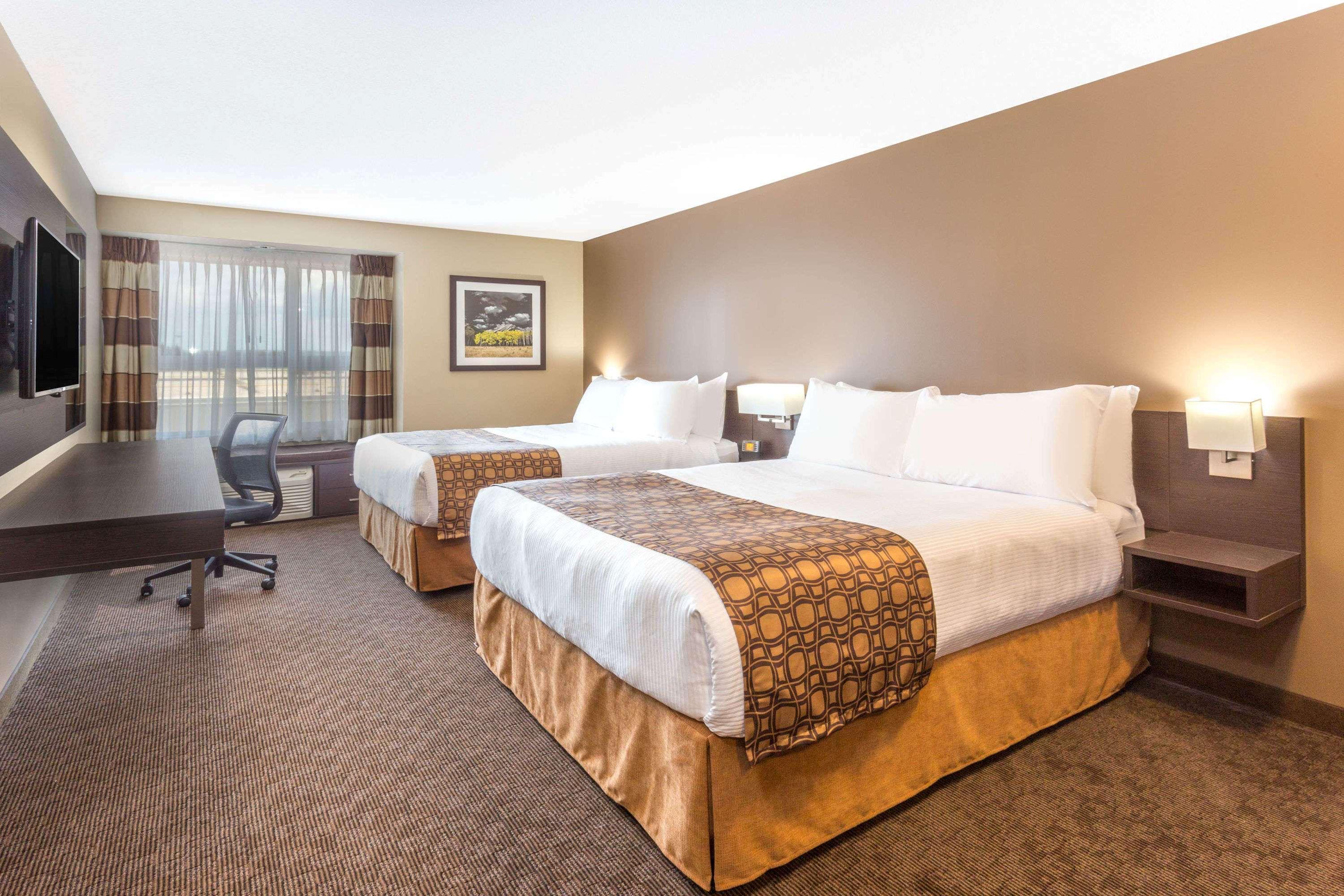 Microtel Inn & Suites By Wyndham Whitecourt Kültér fotó