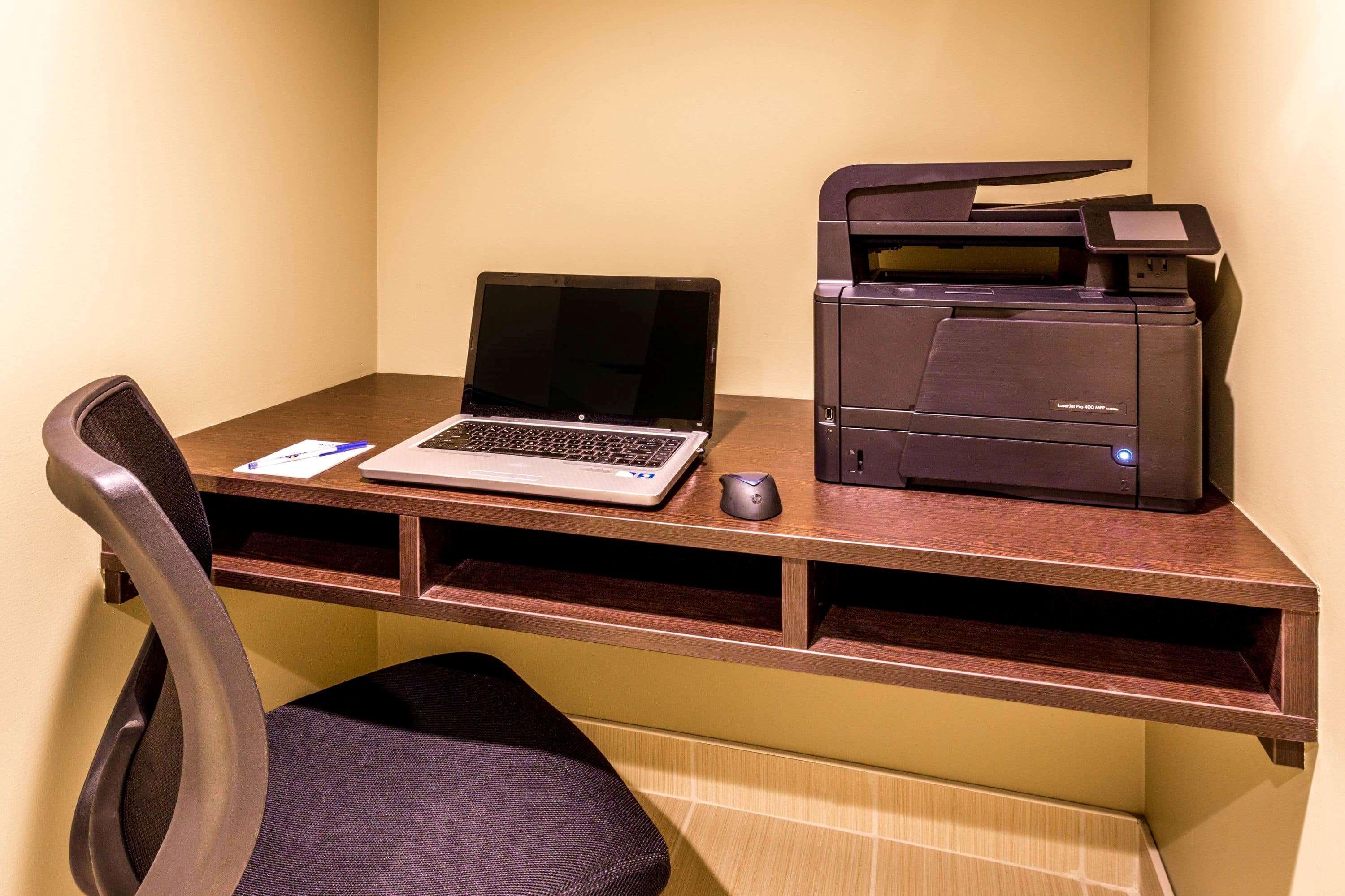 Microtel Inn & Suites By Wyndham Whitecourt Kültér fotó
