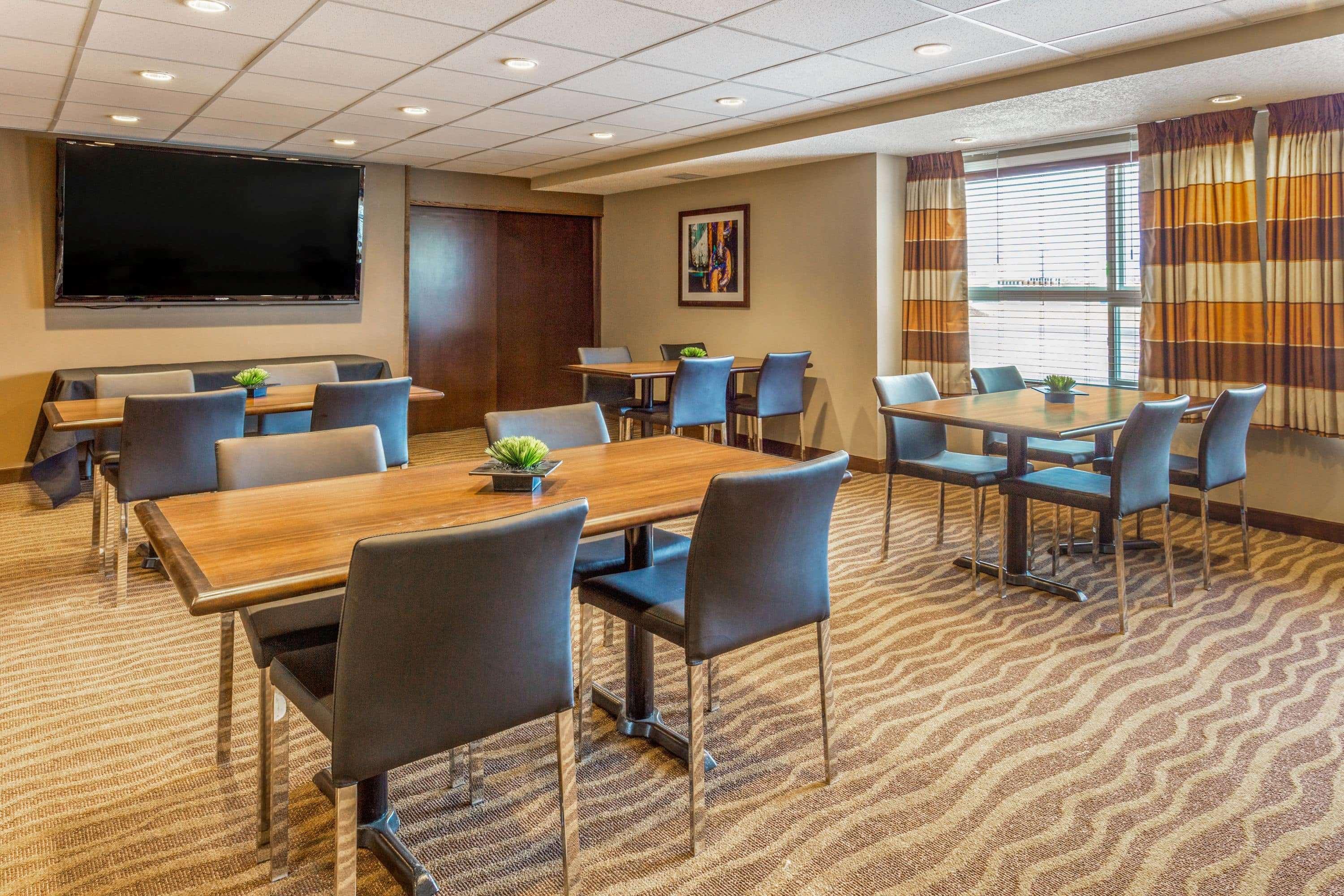 Microtel Inn & Suites By Wyndham Whitecourt Kültér fotó