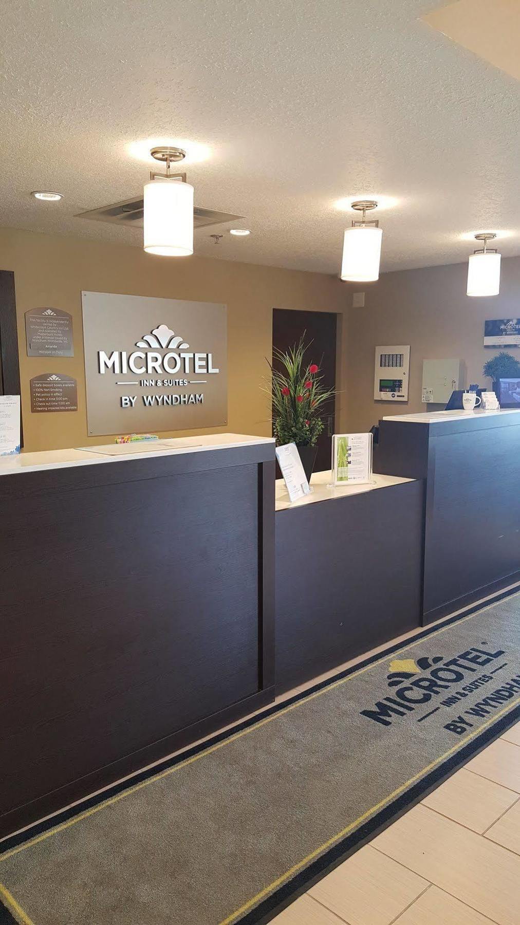 Microtel Inn & Suites By Wyndham Whitecourt Kültér fotó