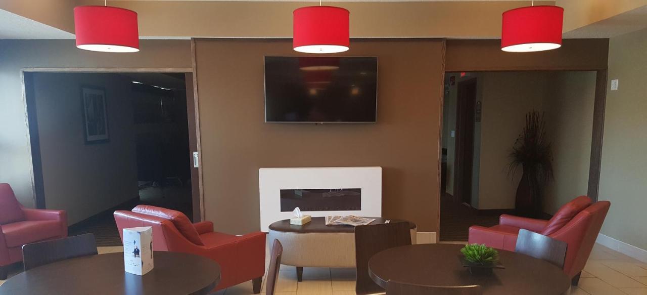 Microtel Inn & Suites By Wyndham Whitecourt Kültér fotó